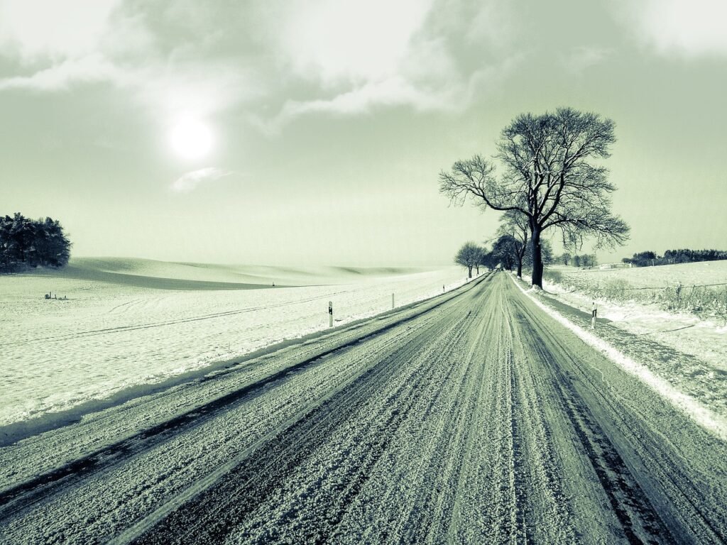 融雪剤の散布が終わっても安心できない！？春特有の3つのリスク