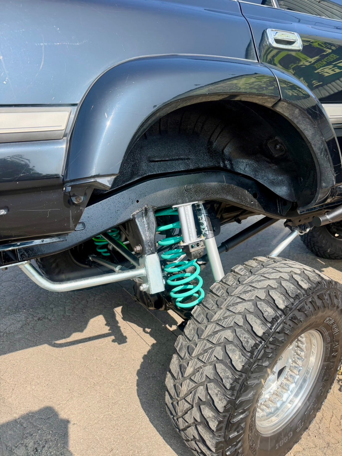 リフトアップ車のフロントサスペンション周辺